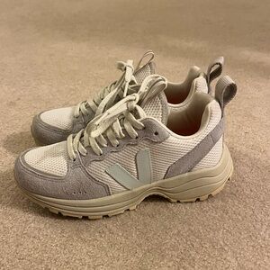 Veja Venturi Sneakers